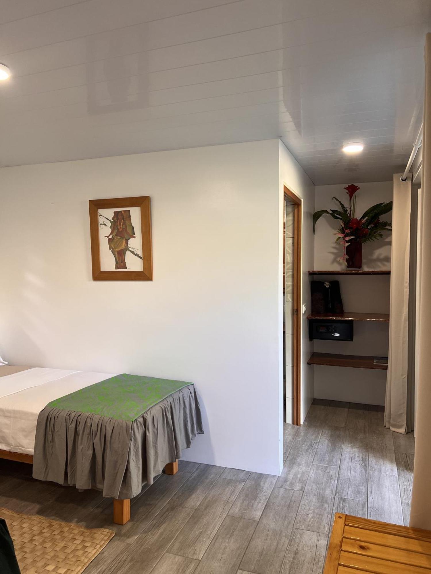 Pare Lodge Tahiti Pirae Room photo
