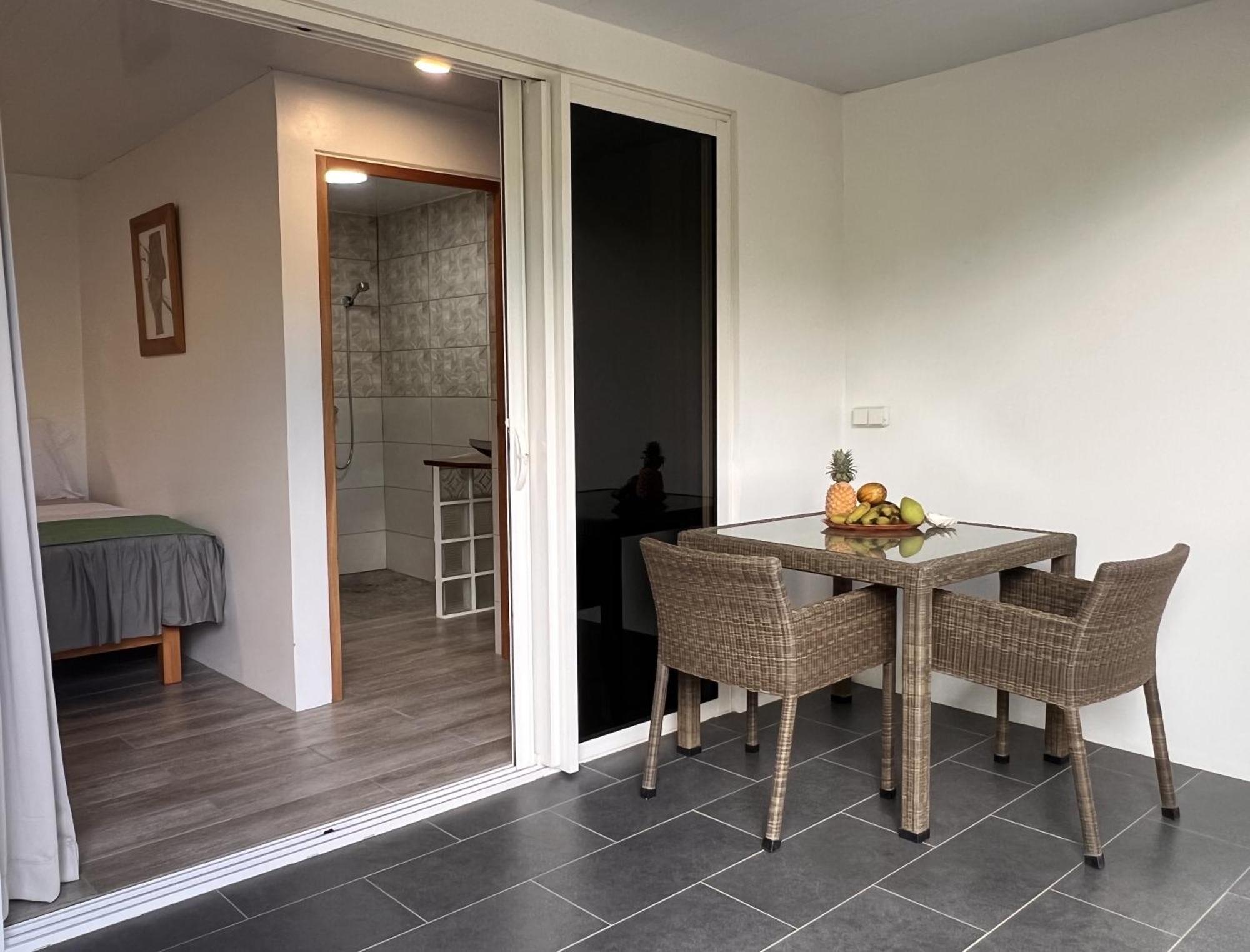 Pare Lodge Tahiti Pirae Room photo