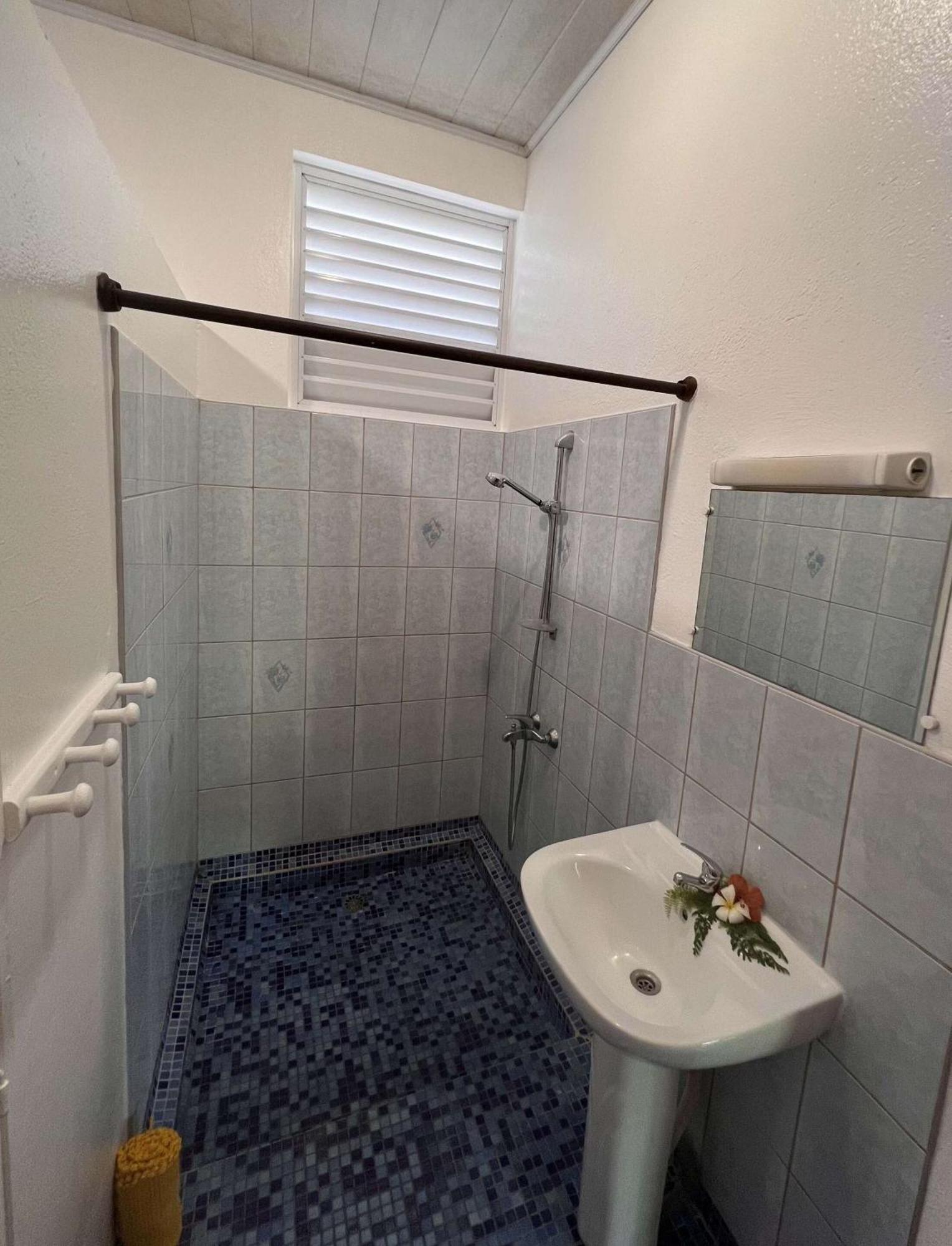 Pare Lodge Tahiti Pirae Room photo