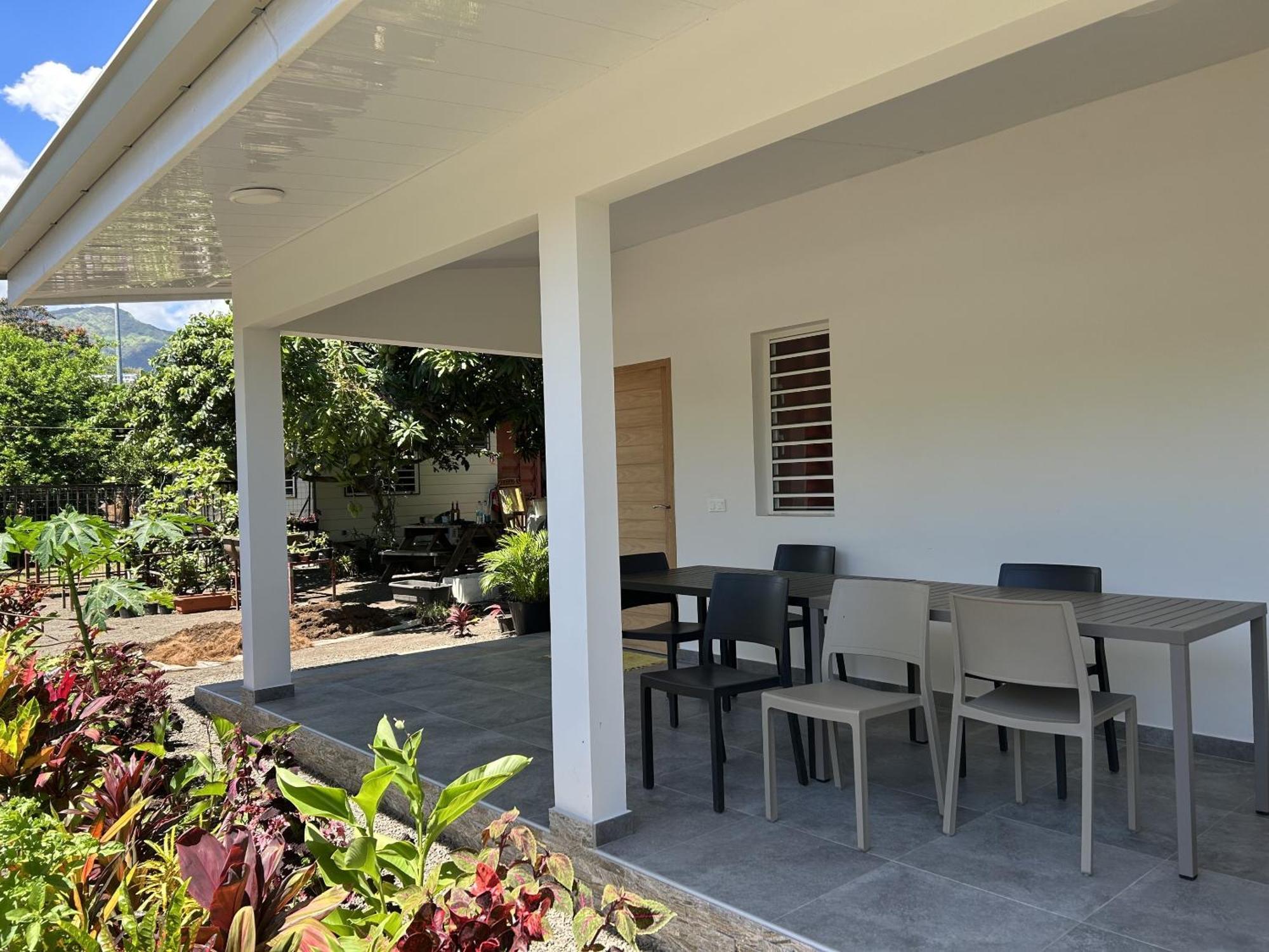 Pare Lodge Tahiti Pirae Room photo