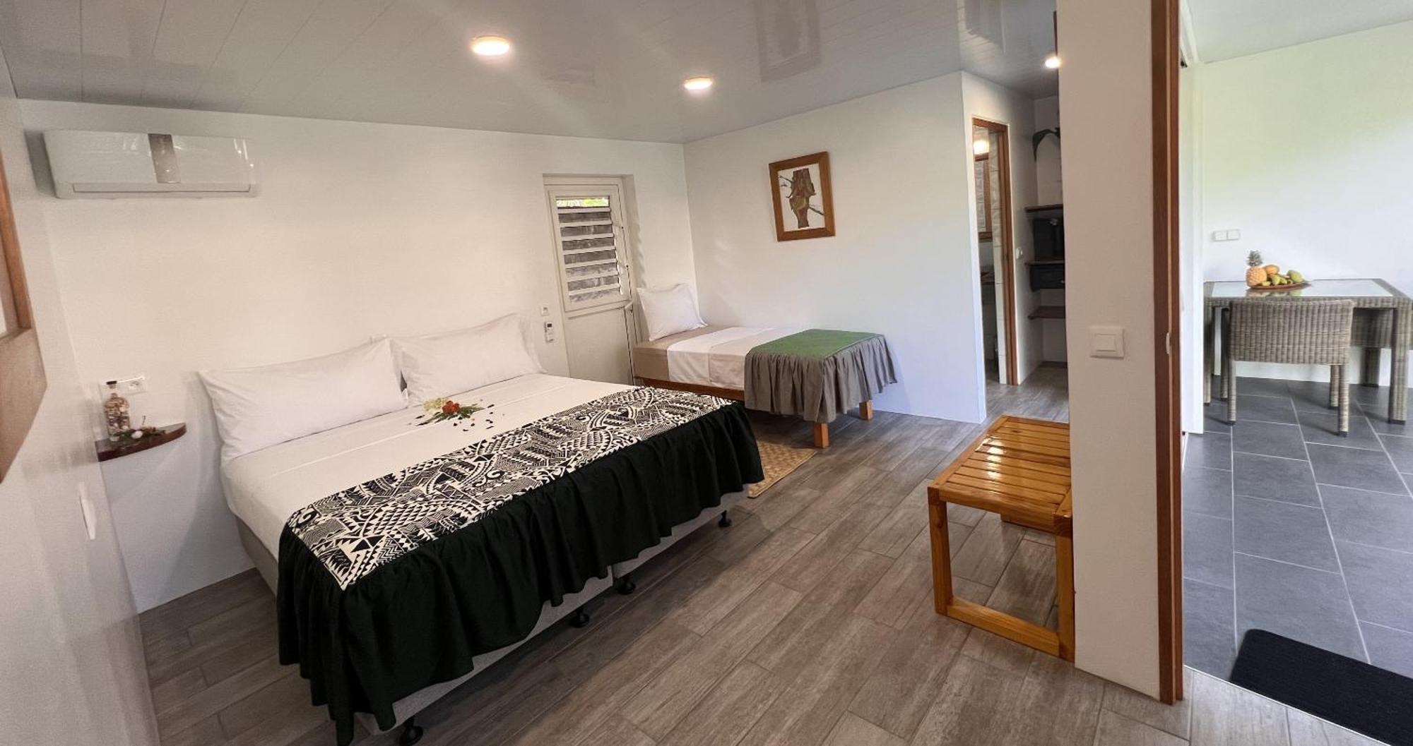 Pare Lodge Tahiti Pirae Room photo