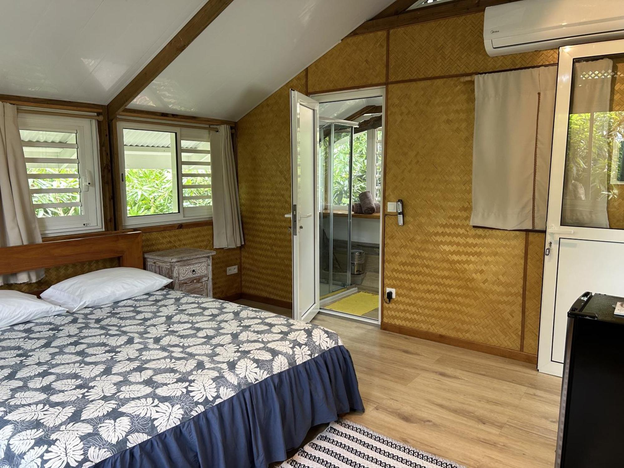 Pare Lodge Tahiti Pirae Room photo