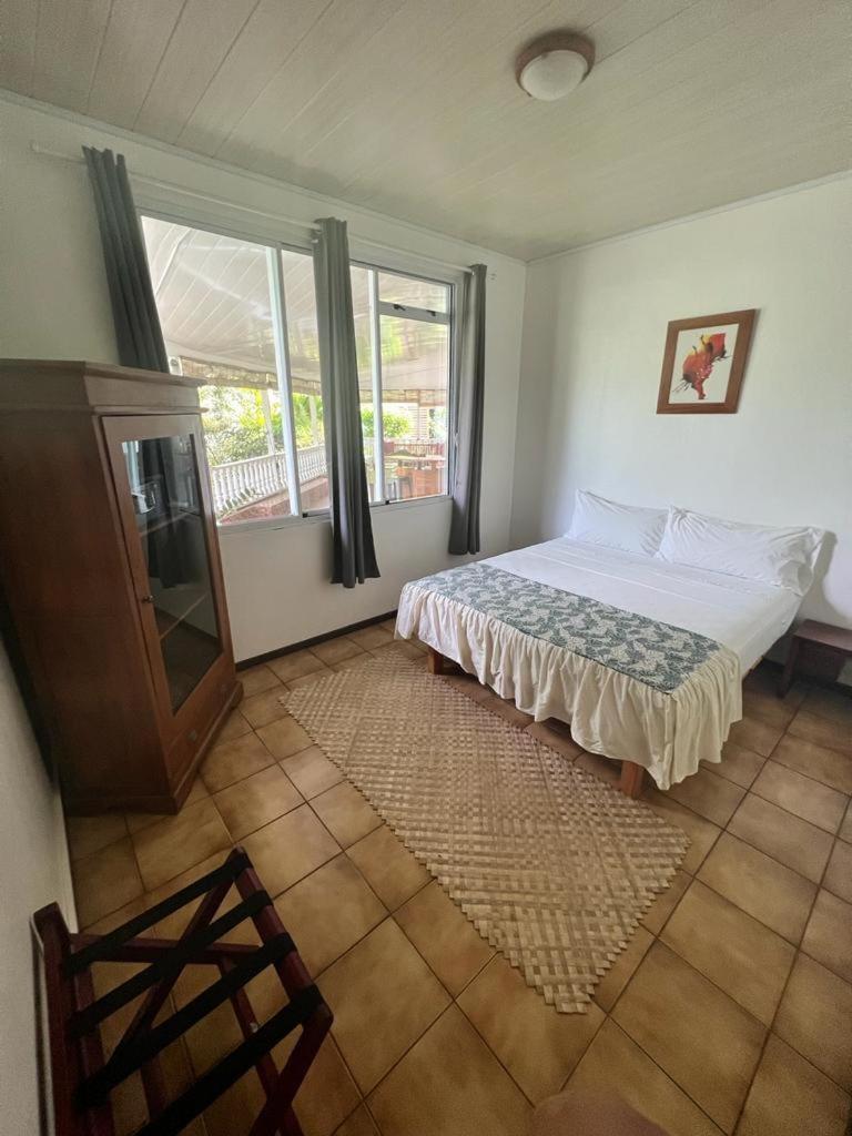Pare Lodge Tahiti Pirae Room photo